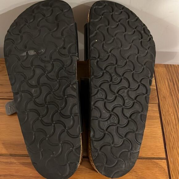 Birkenstock Gray Arizona Sandals Size 37 (W-6-6.5) - Picture 7 of 8